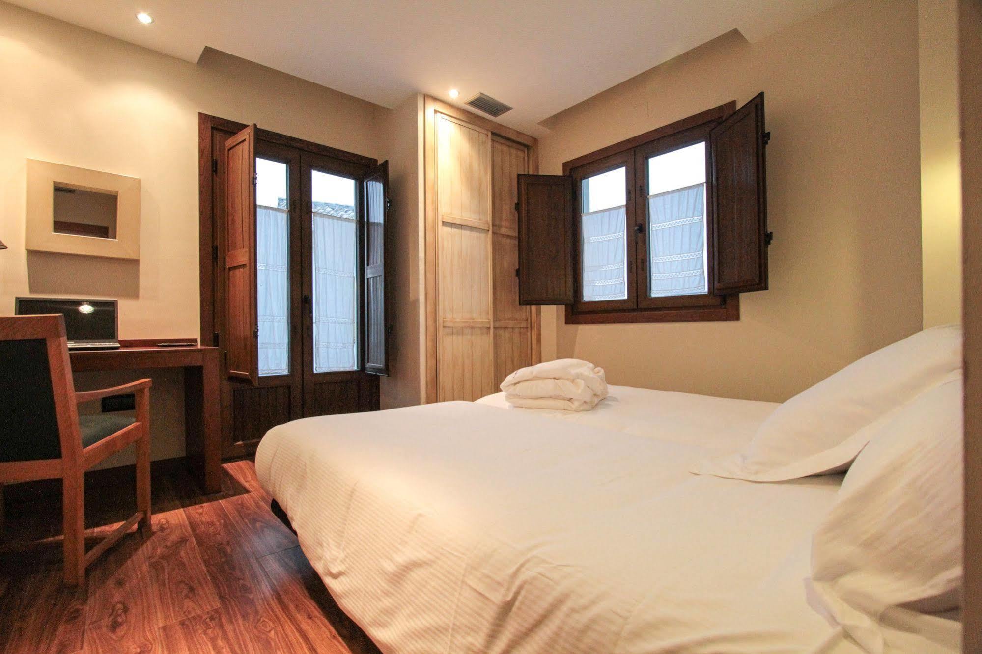 Apartamentos Turisticos Aguas De Viznar ภายนอก รูปภาพ